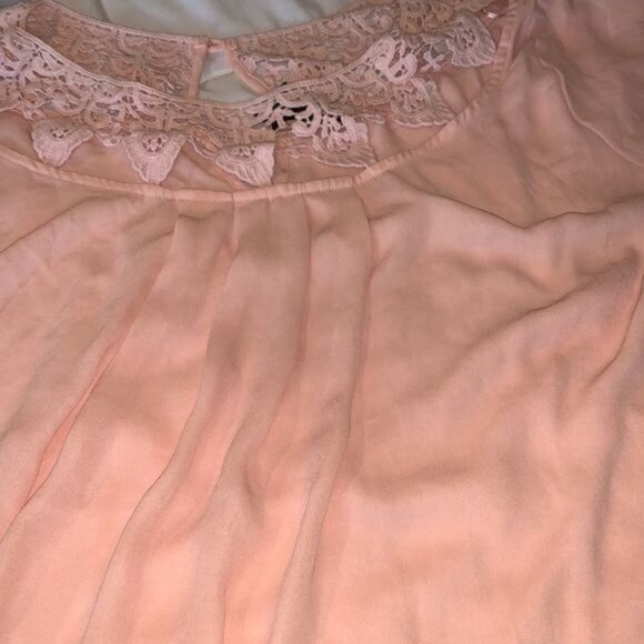 Pink Lace Accent Blouse With Keyhole Back & 3/4 Sleeves 1X Bellatrix - Picture 3 of 11